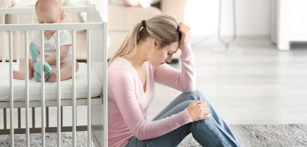 دلایل افسردگی بعد از زایمان چیست؟