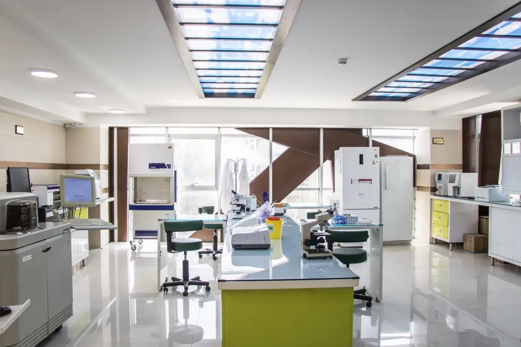 آزمایشگاه آذرآبادگان 4